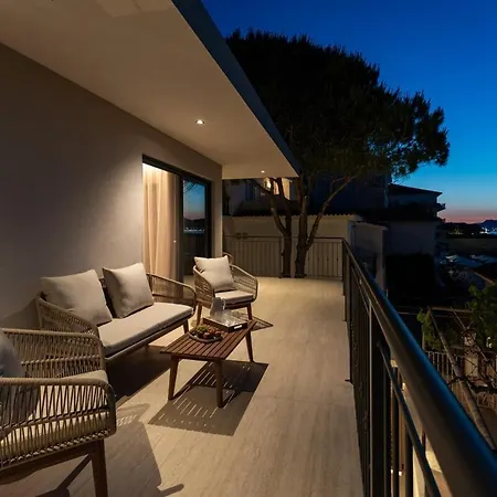 Capo Davia Seaside Villa *